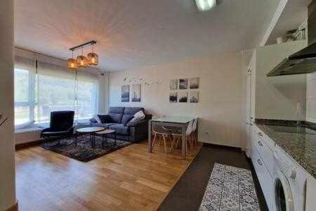 Apartamento Con Piscina Apartman Llanes Kültér fotó