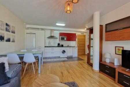 Apartamento Con Piscina Apartman Llanes Kültér fotó